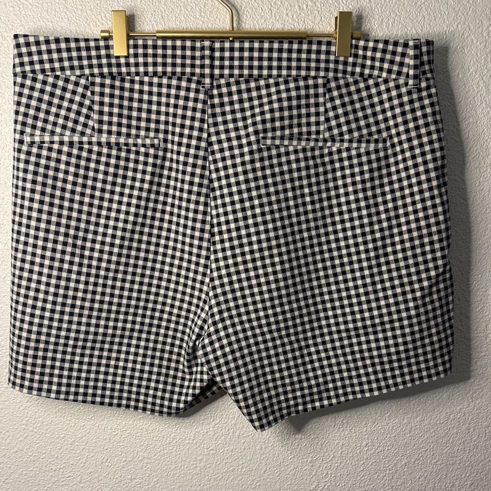 Old Navy Black and White Gingham High Waist Shorts- Size 18 - Picture 4 of 5